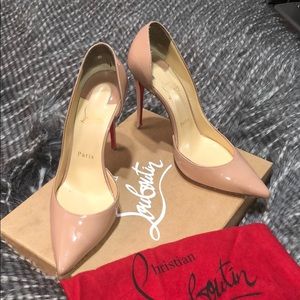 Nude Louboutin Pumps